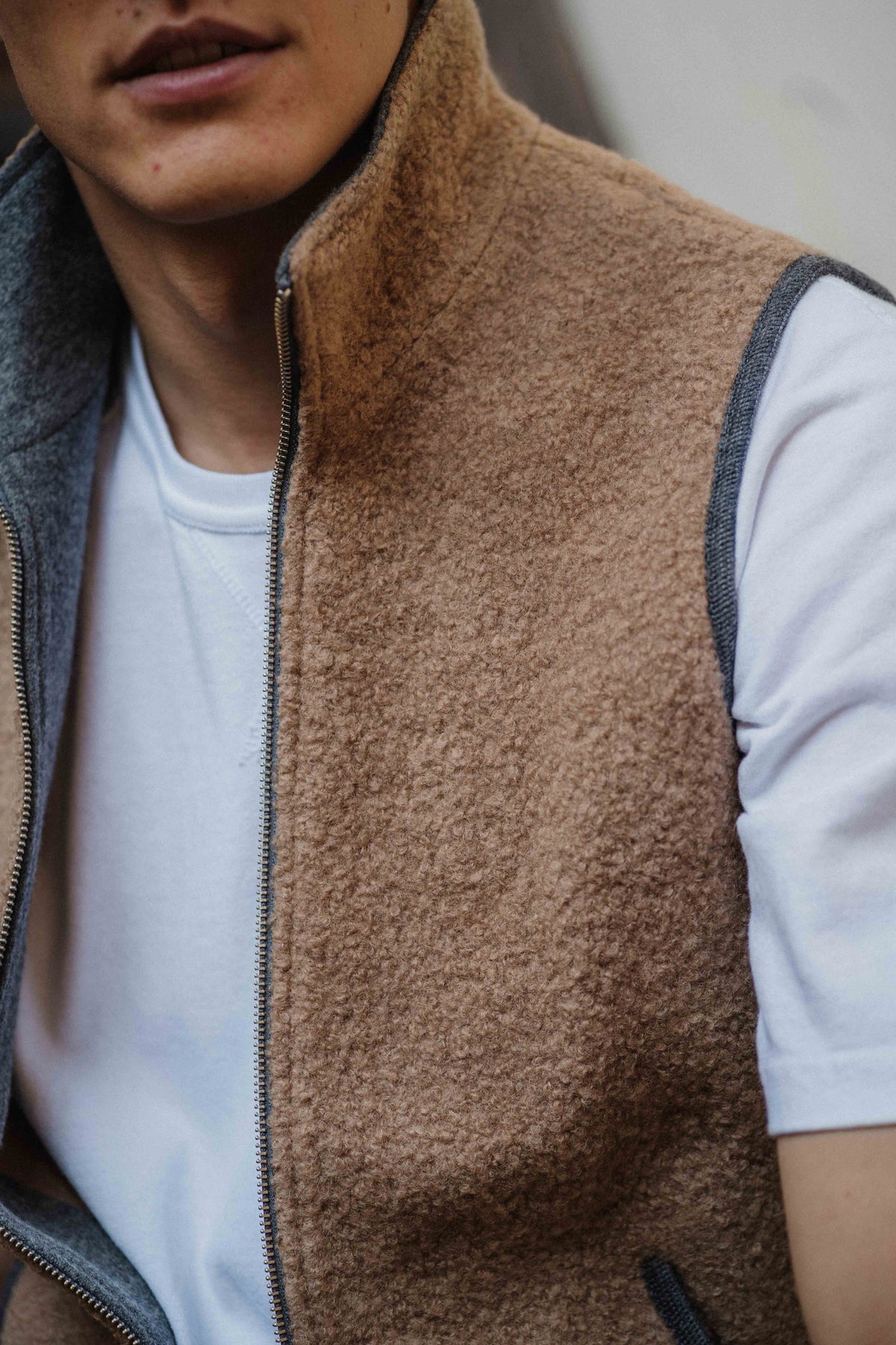 Alpe Piano Fedele Boucle Wool Vest: Dark Camel
