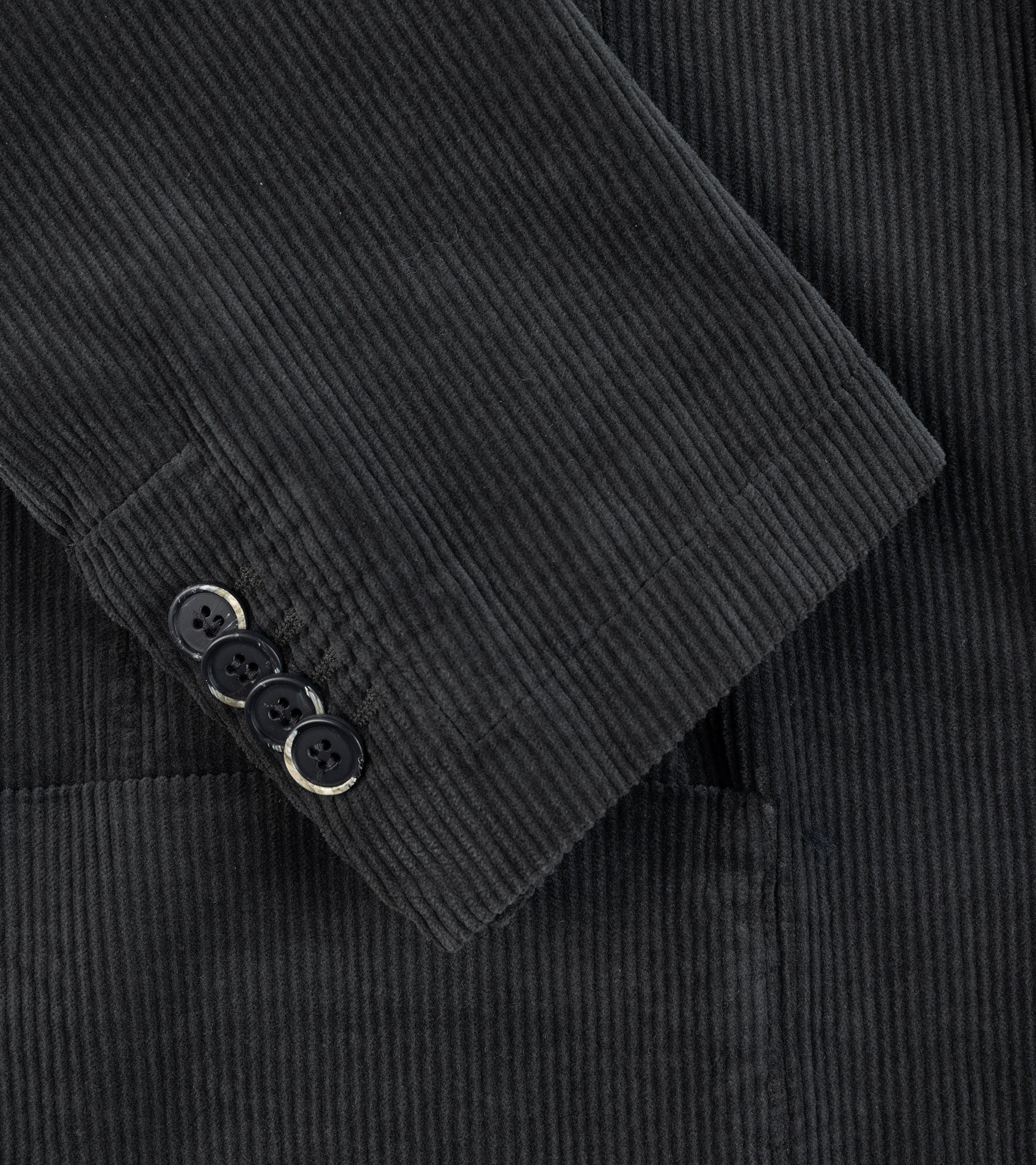 Barena corduroy blazer jacket in dark grey, close-up of the cuff with 4 buttons. Corduroy fabric detail.