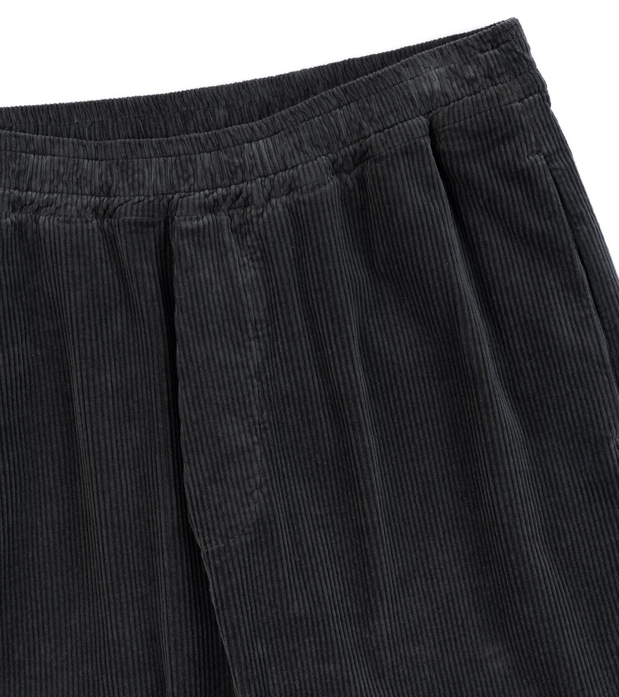 Barena Riobarbo Cortivo cotton corduroy trousers in dark grey A close-up of the waistband and crotch showing the detail of the cotton corduroy fabric.