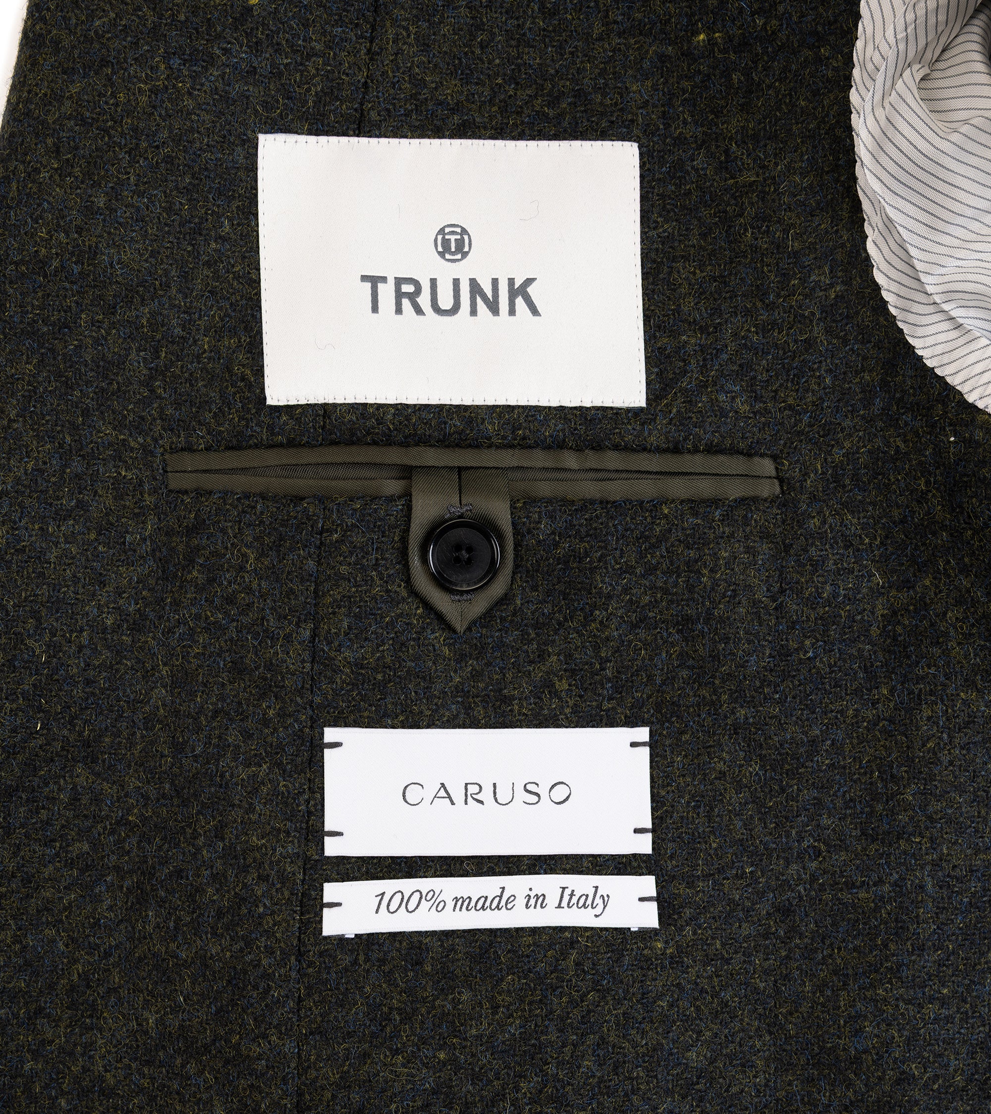 Caruso Aida jacket in green English Shetland wool, fabric texture detail and close-up of the inner pocket with button closure and labels.