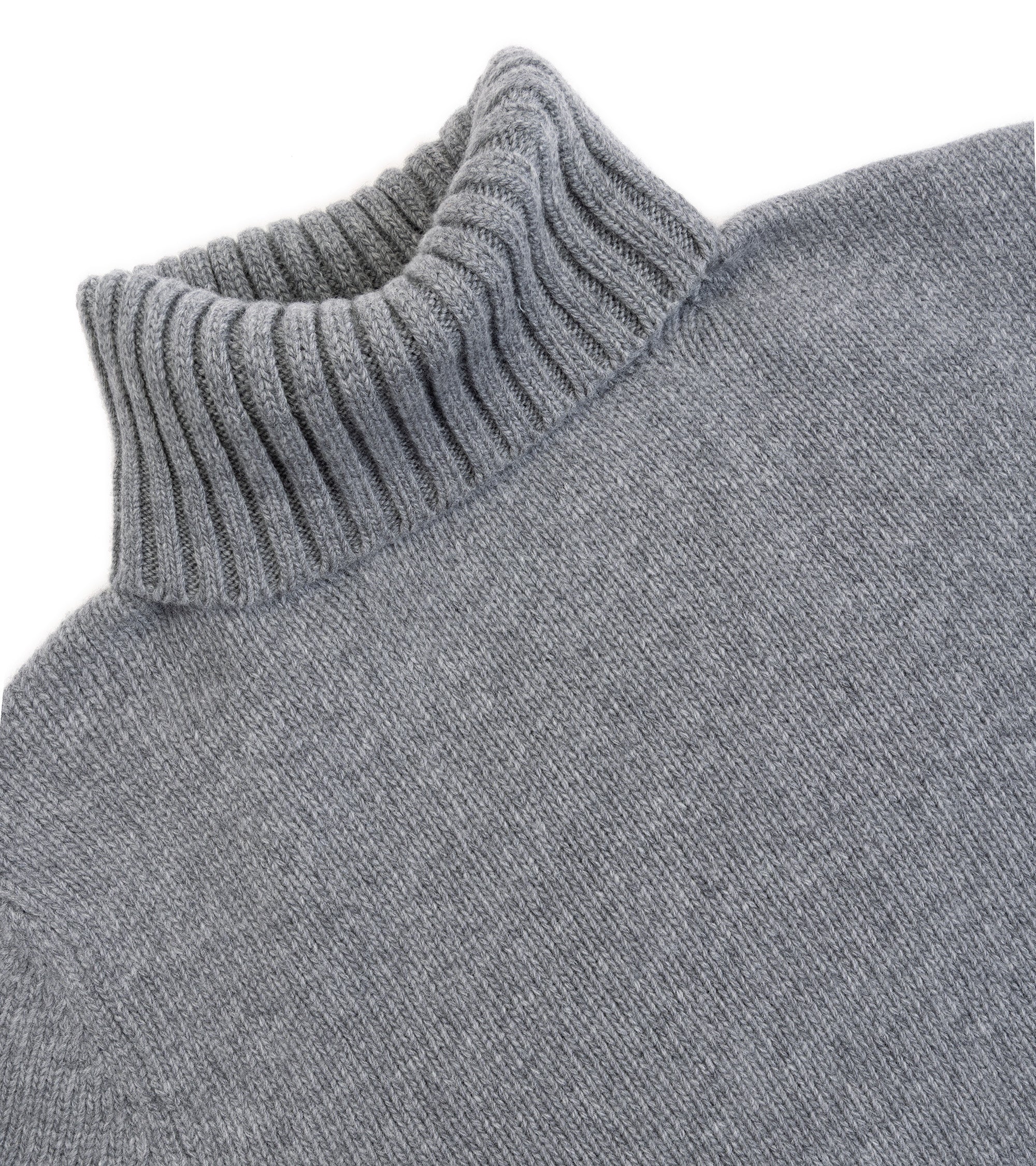 Fedeli Oslo Wool Cashmere Roll Neck Sweater in grey, close-up detail of the roll neck and wool cashmere fabric.
