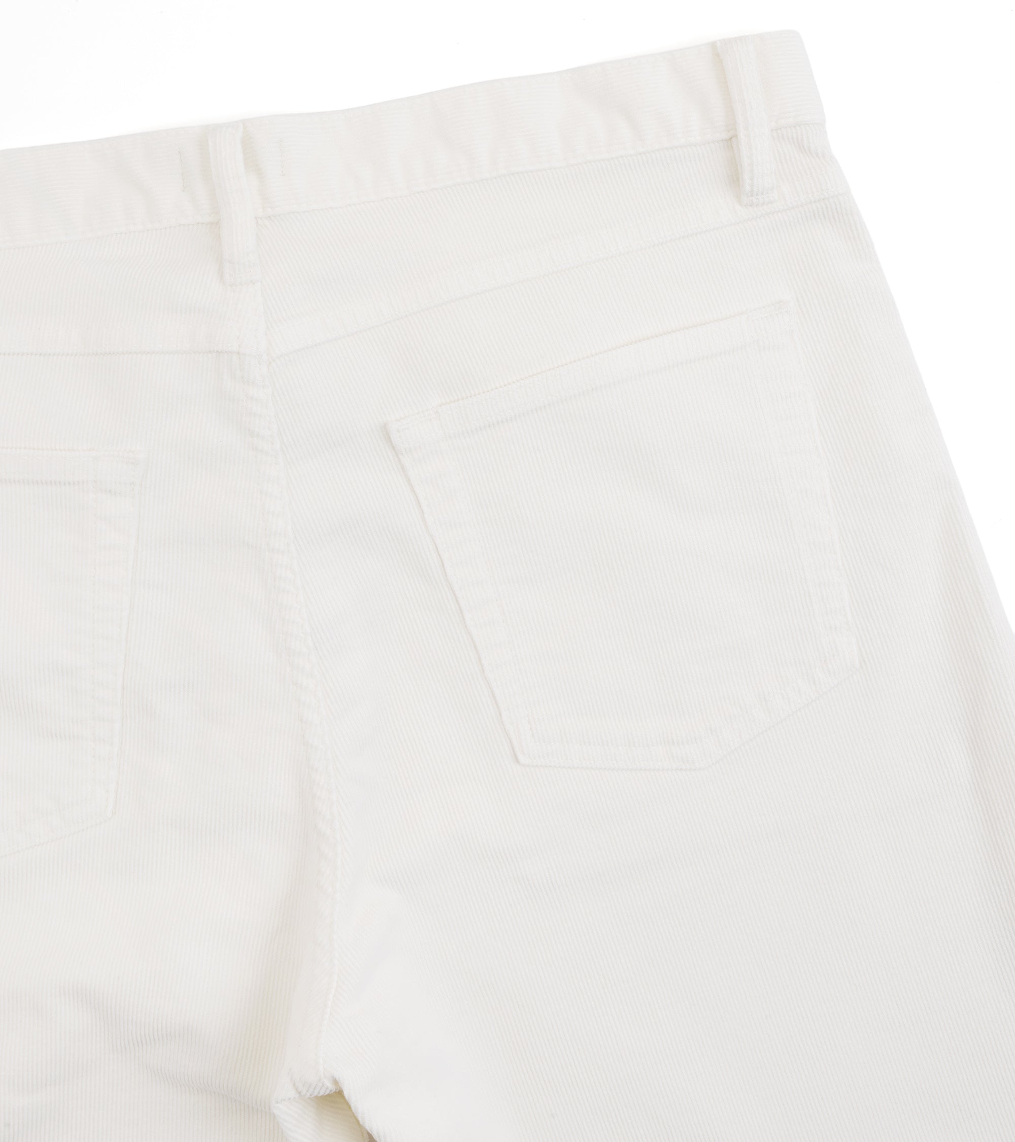Trunk Dean corduroy 5-pocket trousers in egret white, fabric detail of the corduroy.
