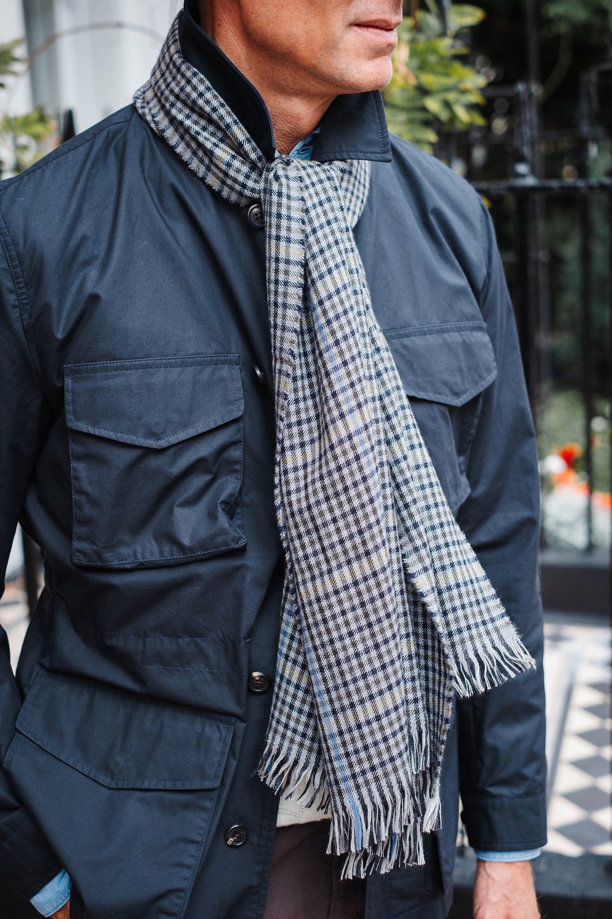 Begg x Co Kildonan Bryce Gun Club Check Cashmere Scarf: Navy/Grey